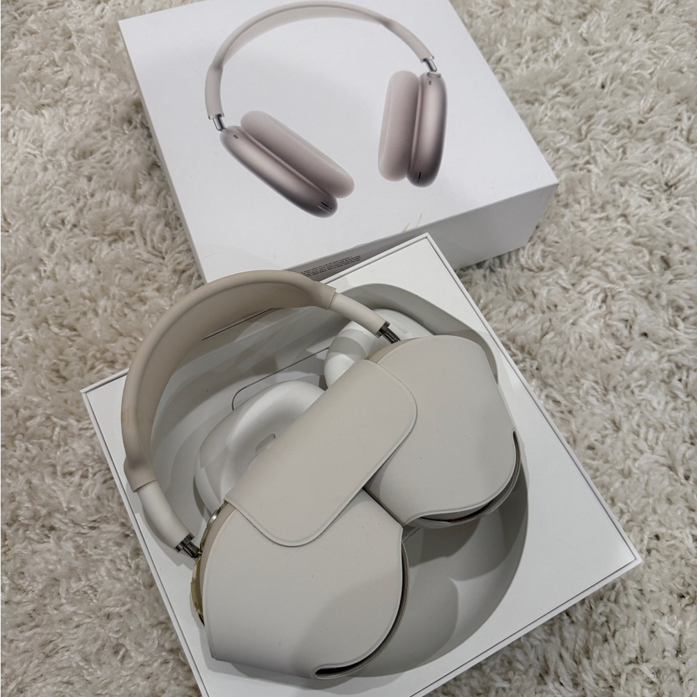 Apple AirPods Max - Starlight (after market protective headphone cases included)